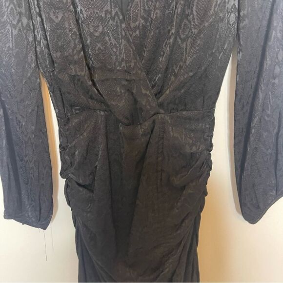 Krisa Black Long Sleeve High Low Surplice Dress Sz. XS New (missing button) - Picture 8 of 9